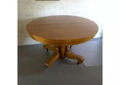 Antique Oak Round Table
